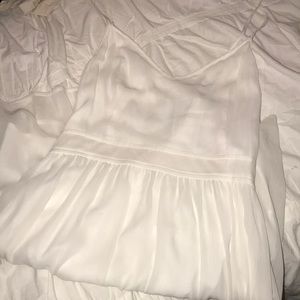 White loose dress